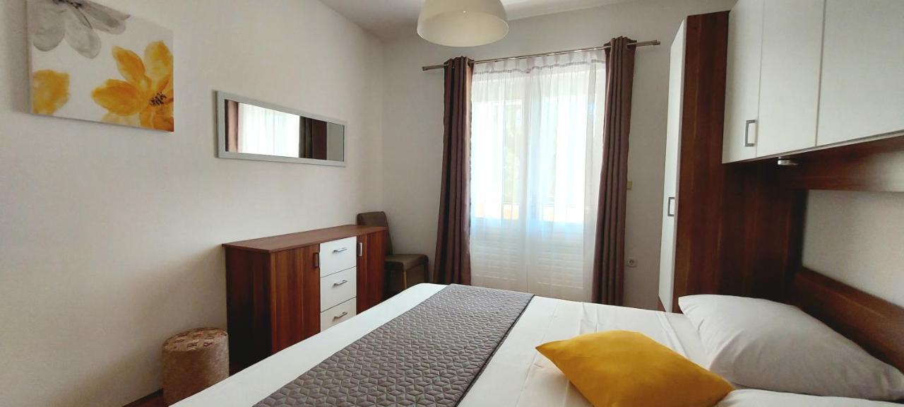 Apartments Marijana Rab Town Buitenkant foto