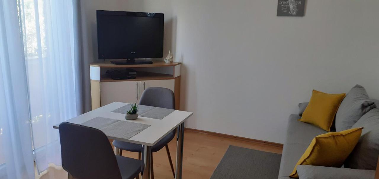 Apartments Marijana Rab Town Buitenkant foto