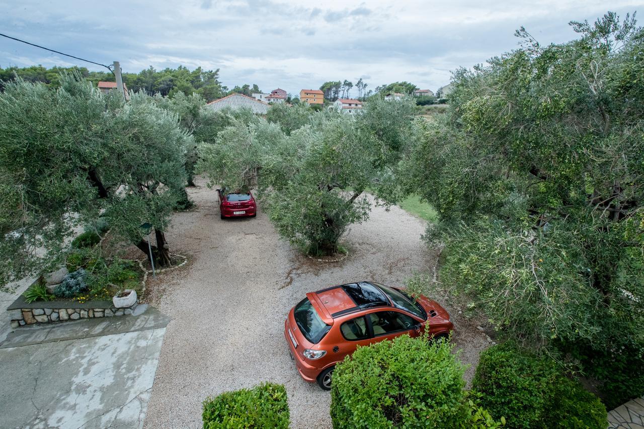 Apartments Marijana Rab Town Buitenkant foto